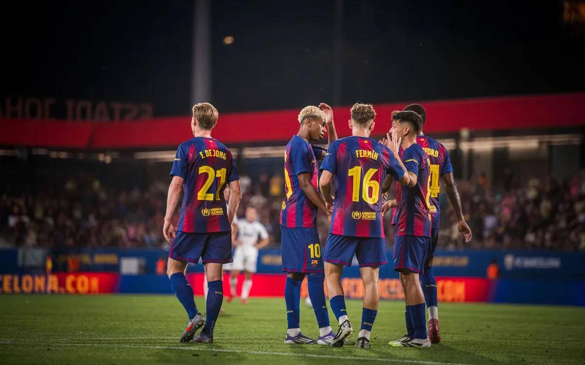 凌晨1点30巴萨迎西甲首演：新10号+新门将亮相！剑指4连杀